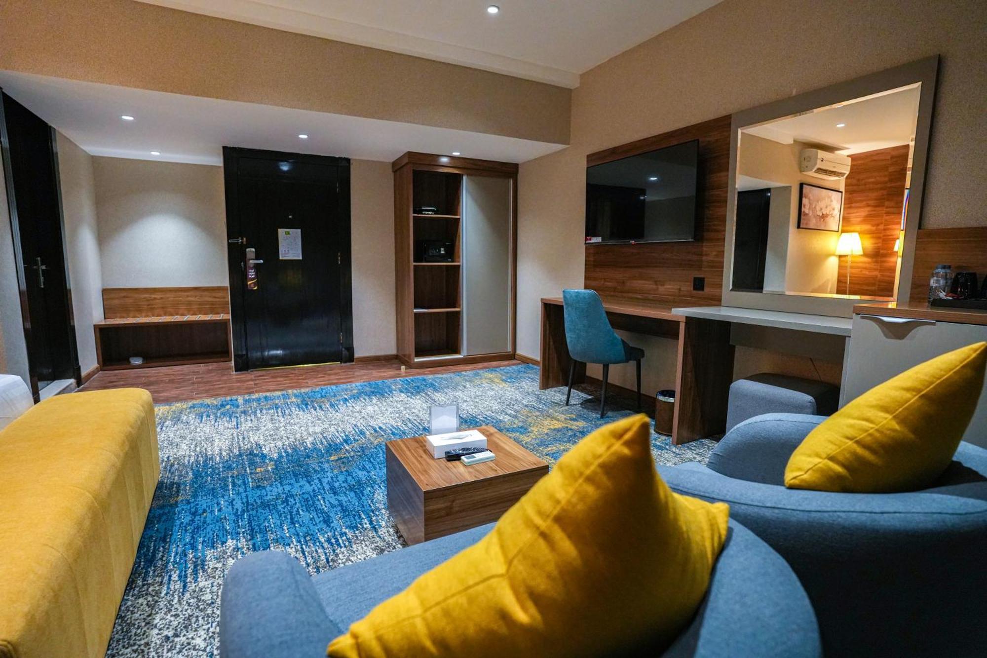 Haven Plaza Hotel Рияд Екстериор снимка